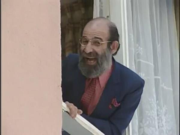 Atatrk Eitim ve Aratrma Hastanesi&#8217;ndeki AMATEM&#8217;de tedavi gren usta oyuncunun, 12 Kasm&#8217;da hastaneye yatt ve youn bakmdaki tedavisinin srd renildi.