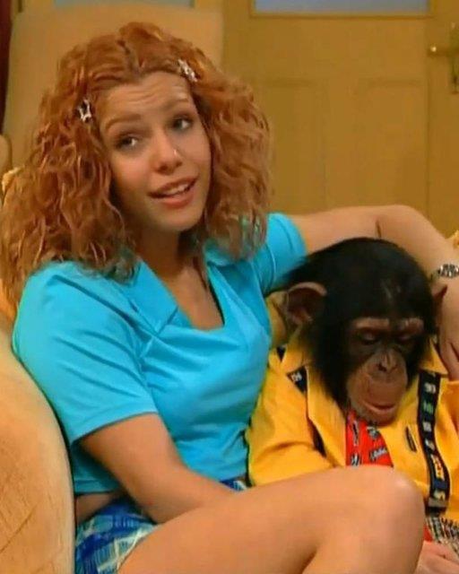 90'l yllarn sevilen dizisi arli'de Cilvenaz karakterine hayat veren alar Kondu oyunculuu brakt.