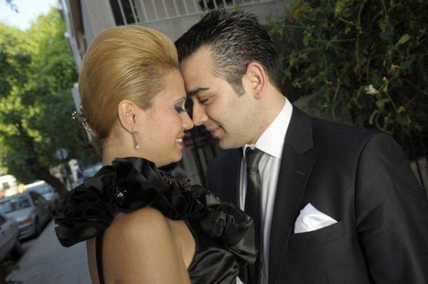 Melih Deirmenci bir sredir Kevser Deirmenci ile evli ve sakin bir hayat srdryor.