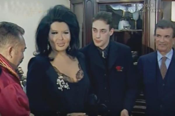 Bu zaman iinde Cem Adler'in deiimi grenleri artt.