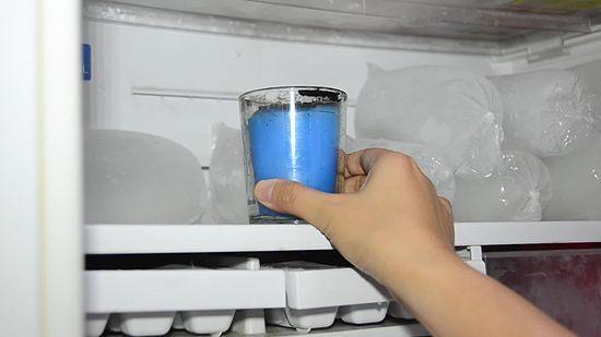 Kullanmadan nce 24 saat buzlukta bekleterek mumlarnzn daha uzun sre yanmasn salayabilirsiniz.