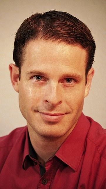 Austin'deki Teksas Universitesi'nde, Yardmc Doent Todd Humphreys iki lisansst rencisiyle mobil cihazlar iin santimetre hassasiyetinde kresel konumlama sistemi (GPS) gelitirdi. Haritaclar tarafndan kullanlan ve santimetre hassasiyetinde olan sistemler, ok byk antenler gerektirdii iin mobil cihazlar iin uygun bulunmuyor.