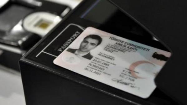 Yeni ipli kimlikler de 2016&#8217;da hayatmza girmeye balayacak. Gvenlikli olarak hazrlanan yeni kimlikler, ilk olarak pilot blge seilen Krkkale&#8217;de datlacak.