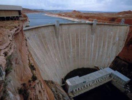 En yksek baraj Tacikistan&#8217;da Vakhsh nehri zerinde bulunan 300 m. ykseklikteki Nurek Barajdr