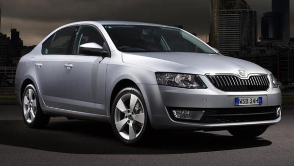 SKODA<br>  Markann kalbi olarak nitelenen popler Octavia ise, tavsiye edilen anahtar teslim fiyatna ek olarak 3.000 TL&#8217;lik indirimle sata sunuluyor. stelik bu indirimlerin yan sra, 15 bin TL/12 ay yzde sfr faiz frsat da mevcut.