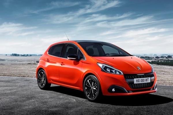 Peugeot<br>  Peugeot, BlueHDi EAT6 tam otomatik dizel versiyonlarnn da bulunduu 308, 3008, 5008 ve 508 modellerinde 40.000 TL iin 20 ay % 0 faizli kredi imkan sunuyor. Yeni Peugeot 208 ve Peugeot SUV ailesinin yesi 2008 modellerinde ise, 24.000 TL 24 ay %0 faizli kredi imkan tketicileri bekliyor.