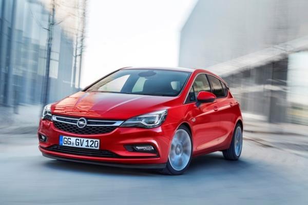 Opel<br>  Opel&#8217;de yeni kampanyalarla birlikte yeni Corsa 42 bin 900 TL, Astra HB 52 bin 900 TL, Astra Sedan 51 bin 900 TL, Mokka 65 bin 900 TL, Insignia 82 bin 900 TL'den balayan fiyatlar ile sata sunuluyor. Corsa ve Astra'da indirimler sunan Opel, Corsa 1.0 115 beygir iin 43 bin 400 TL, Astra 1.3 dizel 95 beygir iinse 62 bin 300 TL liste fiyat belirlemi.