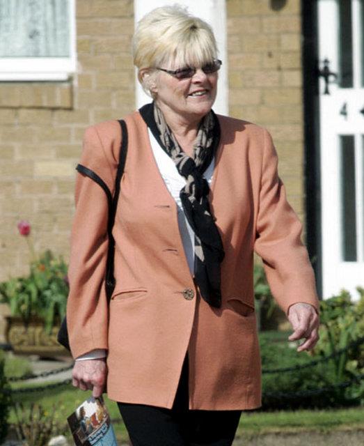 Barbara Dickenson, West End adl yapmda onun hayatn canlandrmtr. Vivian, u an haftalk 87 sterlin dedii bir pansiyonda yayor.