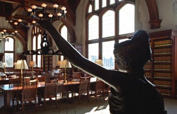 Tm parasn sosyal kurumlara balad 1993 ylnda Janite, The Missouri Lottery&#8217;den 18 milyon dolar kazand. Gney Koreli gmen, hemen elindeki paray eitim programlar, sivil toplum rgtleri ve siyasi kurumlara datmaya balad.