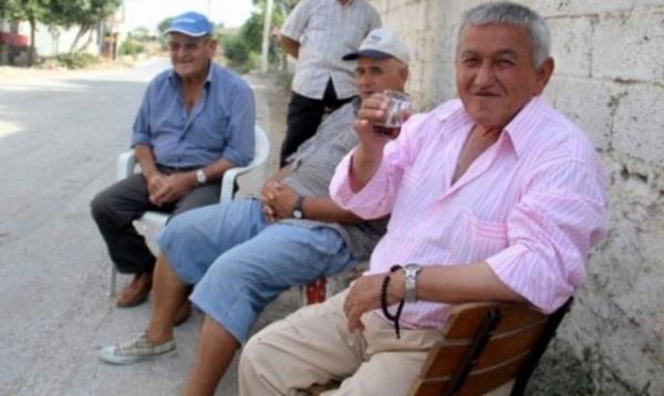 kramiye suyunu ekti emekli maana talim  <br>  Antalya&#8217;nn Aksu lesi&#8217;nde yaayan 67 yandaki Hasan Yrk, 2011 ylnda Sper Loto&#8217;da 6 bilerek 11 milyon 295 bin 86 lira ikramiye kazand. Ancak para, 3 ocuk babas emekli memur Yrk&#8217;e huzur getirmedi.