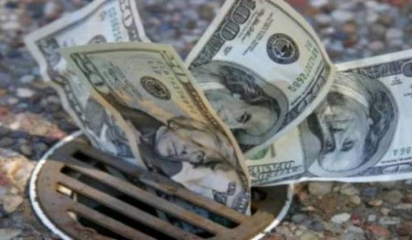 Ne yazk ki bunlar yeterli olmad. Dampier&#8217;n vey kz kardei ve kzn erkek arkada, milyoneri kardlar ve kafasnn arkasndan vurarak ldrdler.