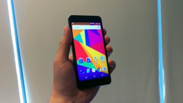 <p>GENERAL MOBILE 4G</p>  <p>Ekran boyutu: 5 in </p>  <p>lemci: 4 ekirdekli 1.2 Ghz</p>  <p>RAM: 2 GB</p>  <p>Kamera: 13 MP</p>  <p>Depolama: 16 GB</p>