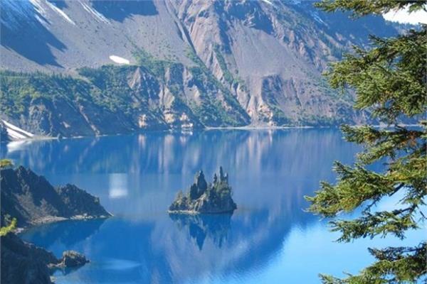 Bir insan Rusya'daki Karaay Gl'nn kysnda durarak bile lmcl dozda radyasyon alabilir. Bunun nedeni de gln yaknnda bulunan ve 1990 ylna kadar varl gizlenen Rusya'nn en byk nkleer reaktrlerinden birinin suyu kirletiyor olmas.