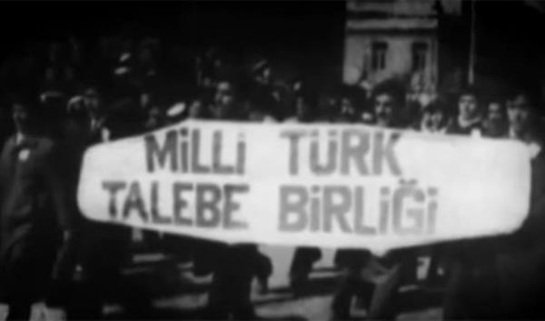 1971 Milli Trk Talebe Birlii'nde eitli aktif grevler ald. Bitmeyen enerjisi ile gz doldurdu, rnek oldu.