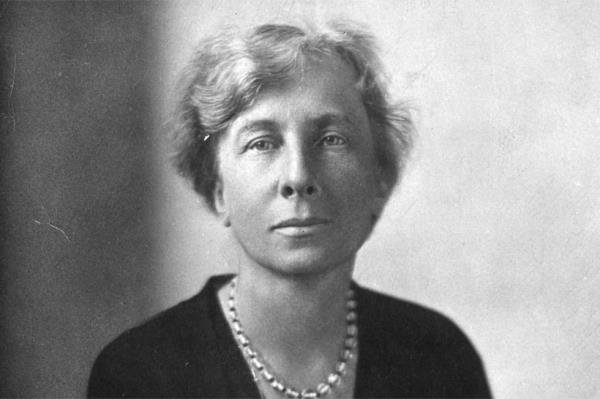 Mikseri ve buzdolab� kapa��n�n i�indeki raflar Lilian Moller taraf�ndan bulunmu�tur.