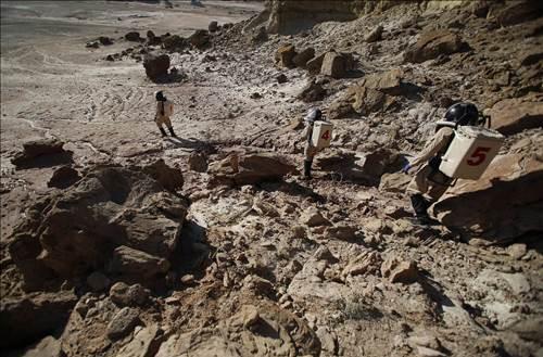 En genci 19 en yals 34 yanda. Byk bir ksm rencilerden oluuyor...