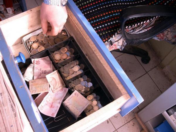 Tesisatlarda uygulanacak camyn prefabrik boru ve vana ceketi uygulamalar, s kayplarn azaltr.