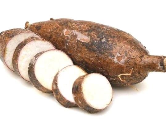 Cassava (manyok): Afrika ve Gney Amerika'da bulunan bu kk sebzesinden genellikle iecek, puding, kek ve cips yaplyor.