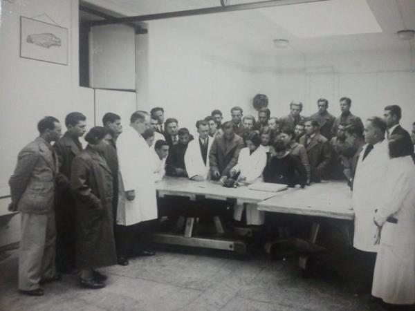 O dnem Ankara'da 'niversite' adyla bir kurum yok ama rektr ve dekan bulunan bir Yksek Ziraat Enstits var.