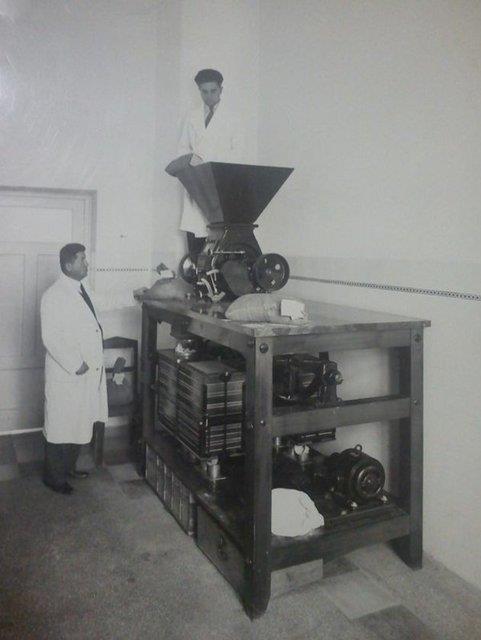 1930'lu yllarda Trkiye'ye kaan Alman bilim adam Prof. Dr. Otto Gerngross&#8217;un ok zel fotoraf arivi... te ilk araba, amar makinesi ve dierleri...