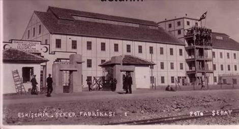 lk eker Fabrikas: 1926 ylnda ilk eker retildi. O zamana kadar eker pancarnn ne olduu dahi bilinmiyordu.