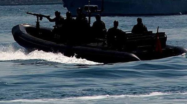 Mayndan korurken pusuya drd       <br>       Fransz ordusu, askerlerin mayn tarlalarnda yryebilmelerini salayan patlamaya dayankl botlar icat etti...