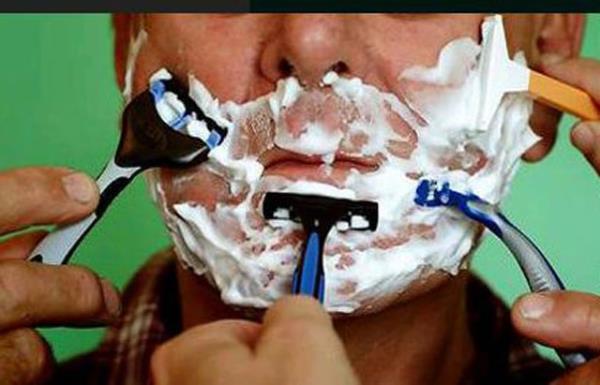 Asl gerek ise ok ilginti. Gillette yetkilileri mutsuz mterilerin tra olmadan nce jiletin sarld kad karmadklarn fark ettiler...