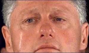 Eski ABD Bakan Bill Clinton 2000 ylnda milli bir gnde geit treninde duygulanarak alamt. Ayrca Clinton kzyla dans ederken de alad.