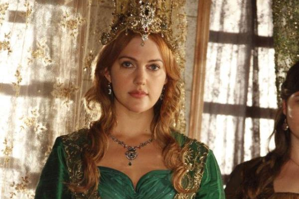 Trk Sinemas'na damga vuran 'Trkan oray Kanunlar', Meryem Uzerli Kanunlar ile glgede kald.