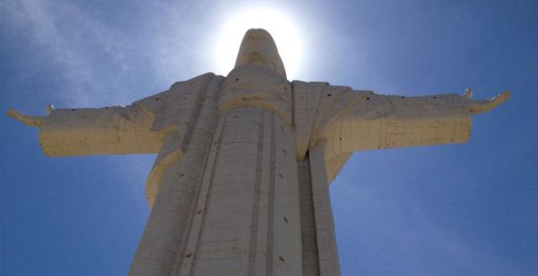 Bolivya&#8217;daki 34.2 metrelik Crista de la Concordia heykeli