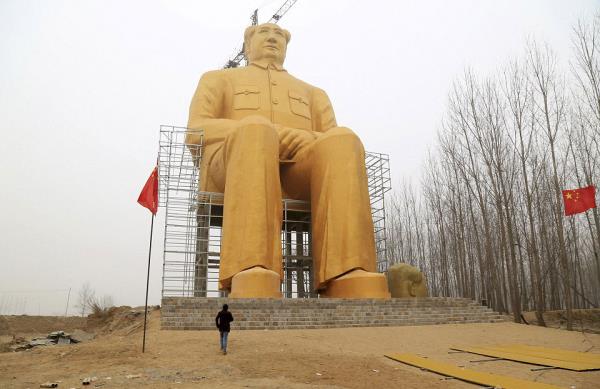 in Devlet Bakan i Cinping, Mao'yu 'byk lider' olarak nitelendiriyor.