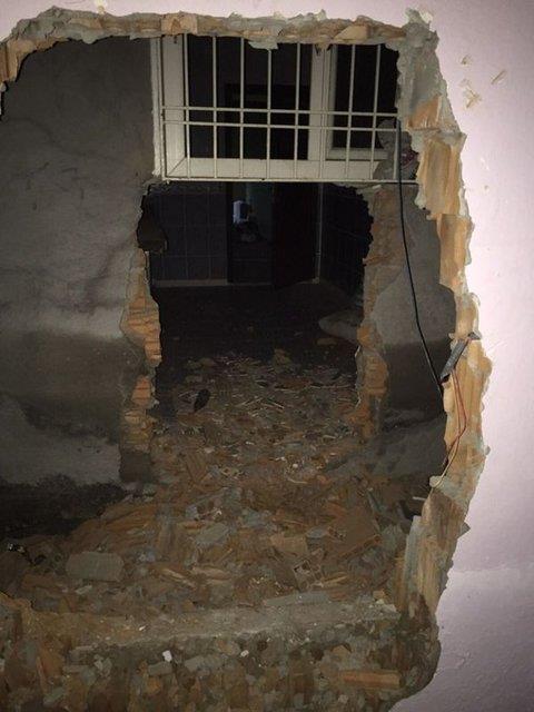 Operasyonlarda, terristlerin karargah olarak kulland evlere ve sokaklara patlayc dedikleri, sobaya bomba yerletirdikleri, yatak odas ve kalorifer peteine el yapm patlayc tuzakladklar belirlendi.