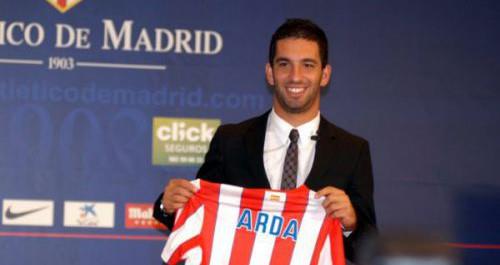 Arda'yla her konuda anlaan ve Atletico engeline taklan sar-krmzllarn, Burak'tan da vize kmasyla bu operasyona balayaca bildirildi.