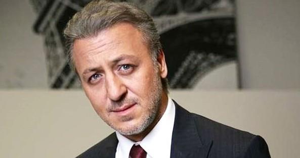 Bar Falay<br>  Ankara niversitesi DTCF Tiyatro Blmn bitirdi.