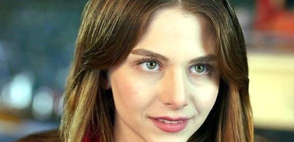 Ezgi Asarolu  <br>stanbul niversitesi Edebiyat Fakltesi Antropoloji Blm Sosyal Antropoloji Anabilim Dal'nda lisans yapt.