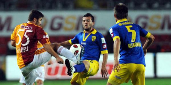 Lig tarihinde - En farkl skorlu deplasman galibiyeti: 1992-1993 sezonunda Ankaragc-Galatasaray (0-8)