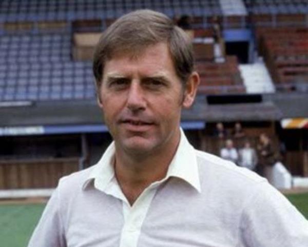 Lig tarihinde - Aralksz en uzun sre grev yapan yabanc teknik adam: ngiliz Gordon Milne (Beikta'n banda 6,5 sezon)