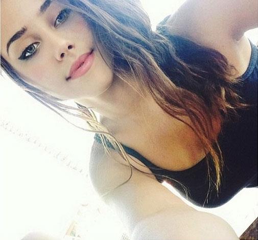 te son zamanlarda vine videolar ve adndan sz ettiren Zeynep Alkan...