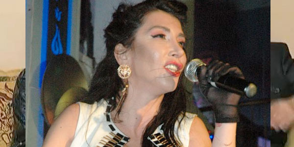 Aklama  nl sanat Hande Yener olu Dj aan Kulaolu ile Mula&#8217;nn Bodrum ilesinde bulunan Pasha Clup&#8217;te sahne ald...