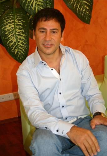 ocuklarnn says hakknda ser verip sr vermeyen zzet Yldzhan, ka ocuu olduunu aklk getirdi.