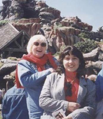 Trk sanat mziinin gl sesi Muazzez Abac da yetikin bir kz ocuu annesi.