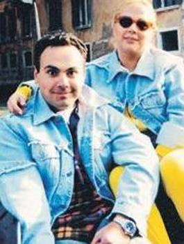 Ekranlarn en neeli en kendine zg simalarndan biri olan Safiye Soyman'n da boyunca olu var.