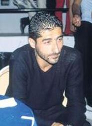 brahim Tatlses'in Derya Tuna'dan dnyaya gelen olu do'yu artk herkes tanyor. Ama nl sanatnn ilk ei Adalet Durak'tan da Ahmet Tatl adnda yetikin bir olu var.