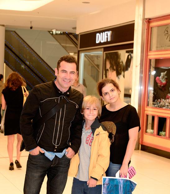 Bugne kadar ocuklaryla pek grntlenmeyen Ger, onlarn okul ihtiyalar ve gndelik kyafet alverilerini yapmak iin AVM&#8217;ye geldiklerini syledi.