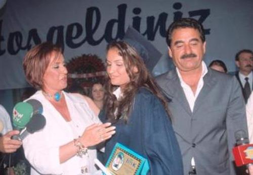 Ayrlmalarna ramen Tatlses ile Sava Melek Zbeyde'nin diploma treninde biraraya geldiler.