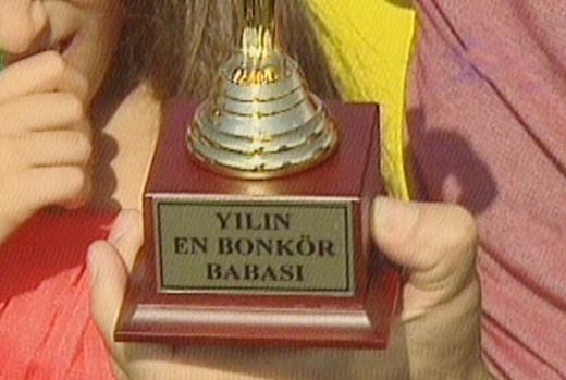 Yldzhan'n elerinden biri de 2 ay sonra ikiz bebeklerini dnyaya getirecek. Bebeklerin cinsiyeti ise erkek.