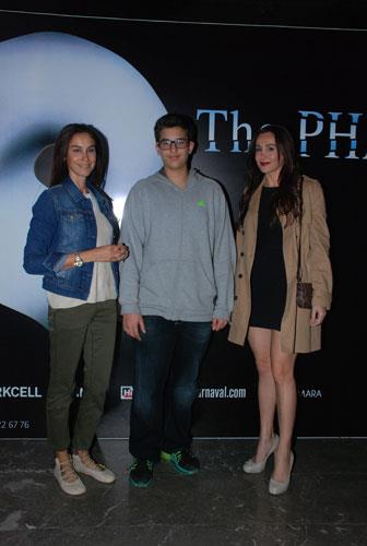 Can&#8217;n annesinin boyunu getii de dikkatlerden kamad.