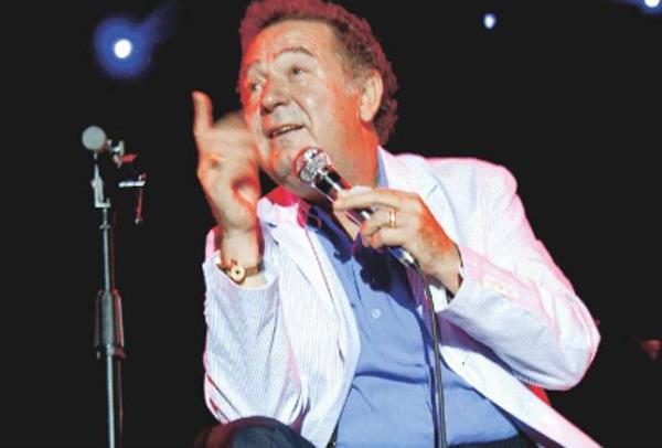 Kayahan ve pek Aar iftinin biricik kzlar Asl Gnl'n son fotoraflarn annesi pek Aar; Instagram hesabndan yaynlad...