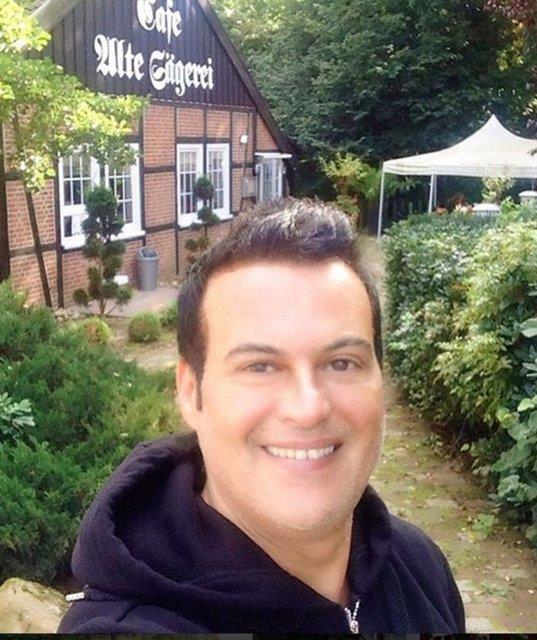 54 yanda olan Hakan Peker ile olu Burak'n grnts olay oldu.