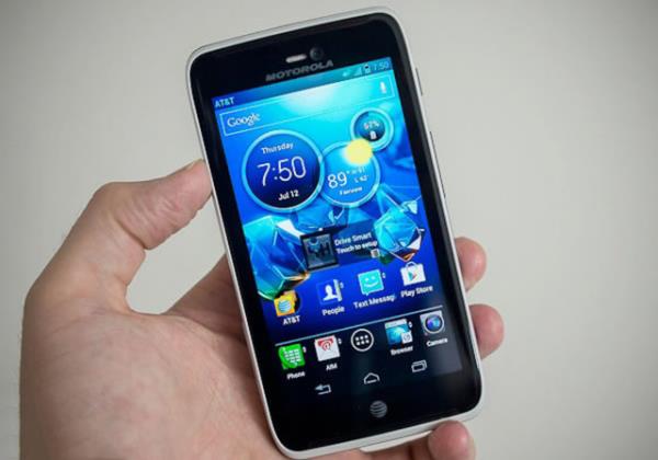 Motorola Atrix<br>    lemci: ift ekirdek 1 GHz Cortex-A9<br>    Kamera: 5 MP<br>    Ekran: 4.0 in<br>    letim sistemi: Android OS, v2.2<br>    Fiyat: 558-672 TL